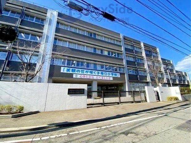 Renovated 3LDK Apartment for Sale in Takatsu-ku, Kawasaki - Thumbnail 4