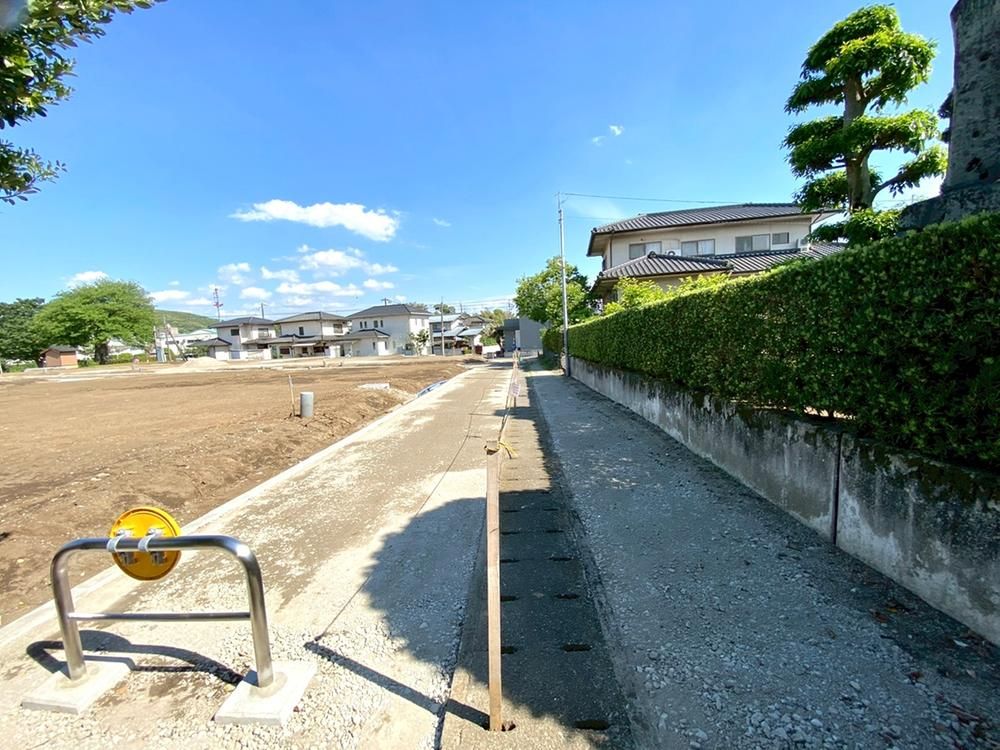 Land for Sale in Kita-ku, Kumamoto City - 179-193 sqm Plots - Image 1