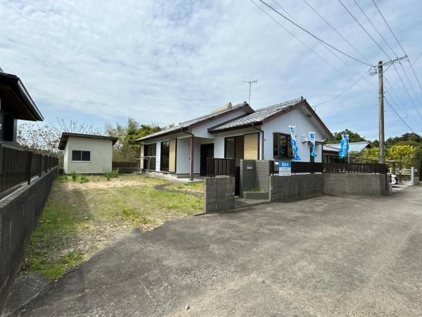 Renovated 3LDK House for Sale in Miyazaki City - Thumbnail 2