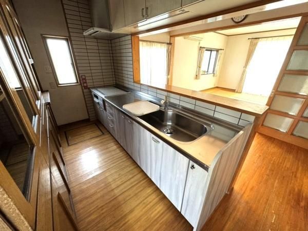 5DK Detached House in Sakuragaoka-cho, Miyazaki - 22 Million Yen - Thumbnail 4