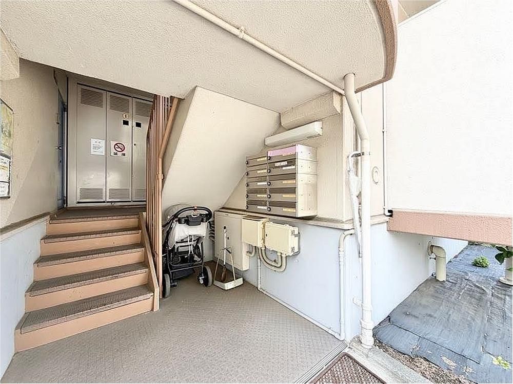 2LDK Apartment for Sale in Yamato City, Kanagawa - 58.75m2 - Thumbnail 4
