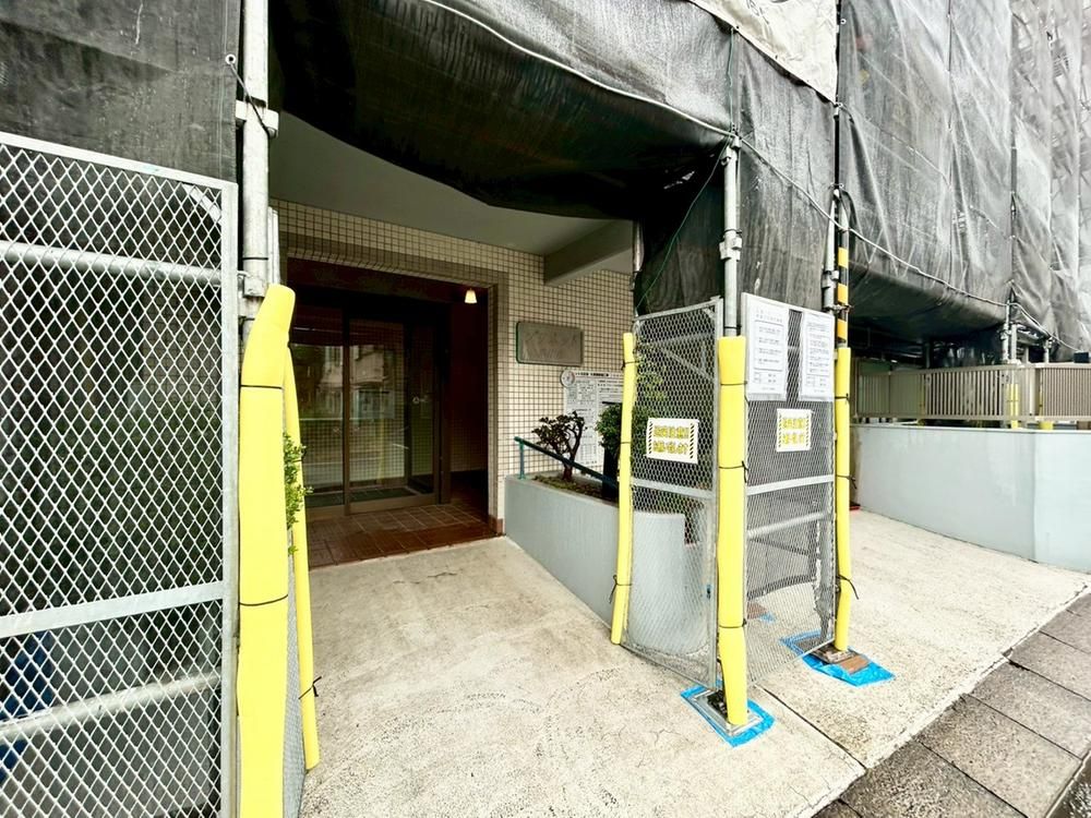 Renovated 2LDK Apartment for Sale in Kawasaki, Kanagawa - Thumbnail 3
