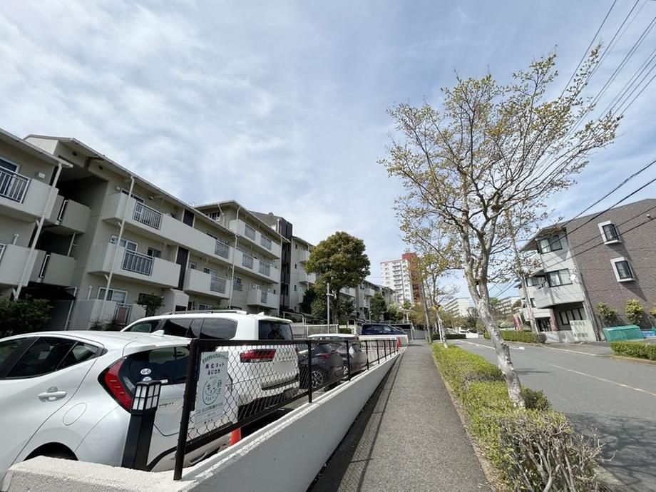 3LDK Apartment for Sale in Fujisawa, Kanagawa - Thumbnail 2