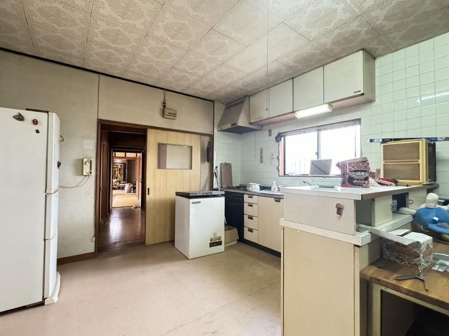 6LDK Detached House in Shikokuchuo, Ehime - 10,000,000 Yen - Thumbnail 4