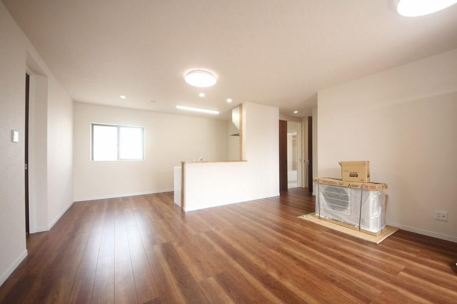 New 3LDK House with Ocean View in Nanjo City, Okinawa - Thumbnail 3