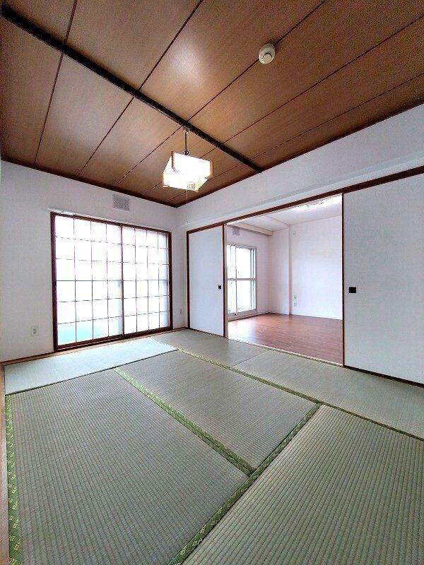 Renovated 3LDK Apartment in Minami-ku, Sapporo - 73.81m2 - Thumbnail 4