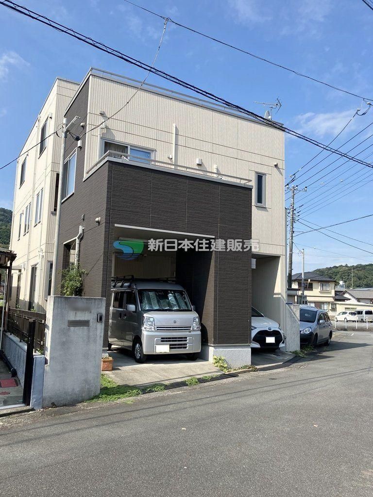 3-Story Multi-Generational Home with Onsen Access in Izu-no-kuni - Thumbnail 2