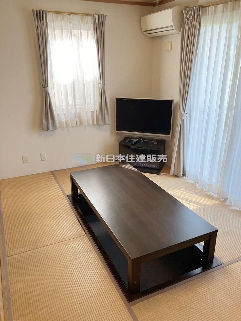 3-Story Multi-Generational Home with Onsen Access in Izu-no-kuni - Thumbnail 3