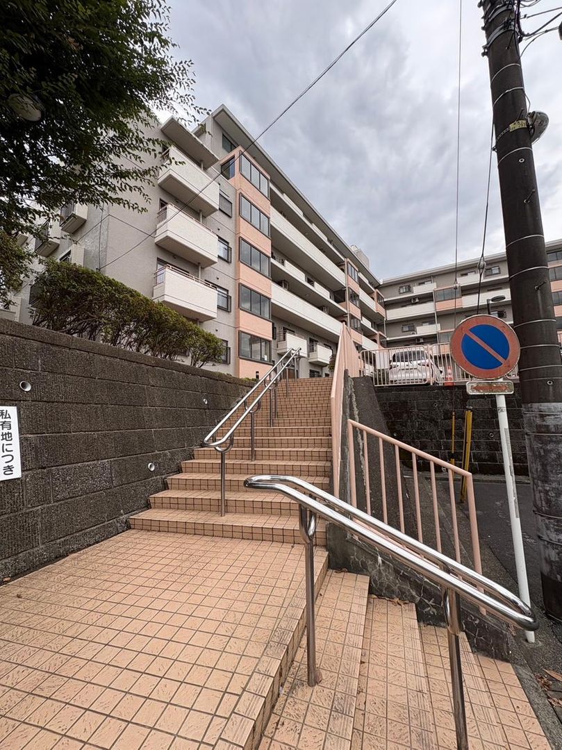 4LDK Apartment Near Eda Station, Yokohama - Thumbnail 2