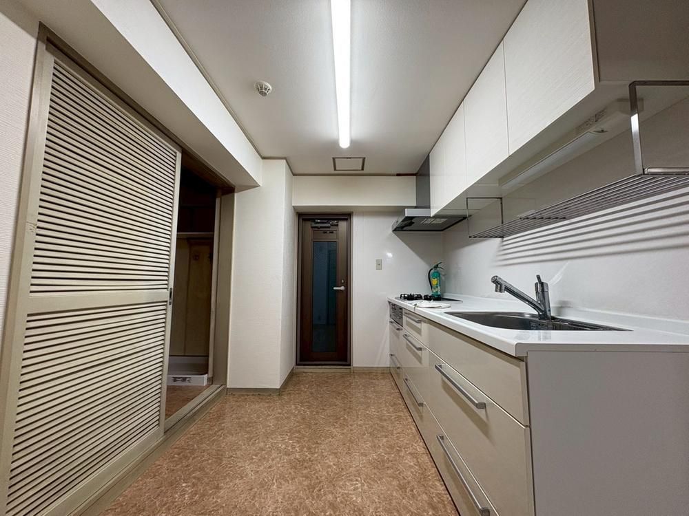 4LDK Apartment Near Eda Station, Yokohama - Thumbnail 3
