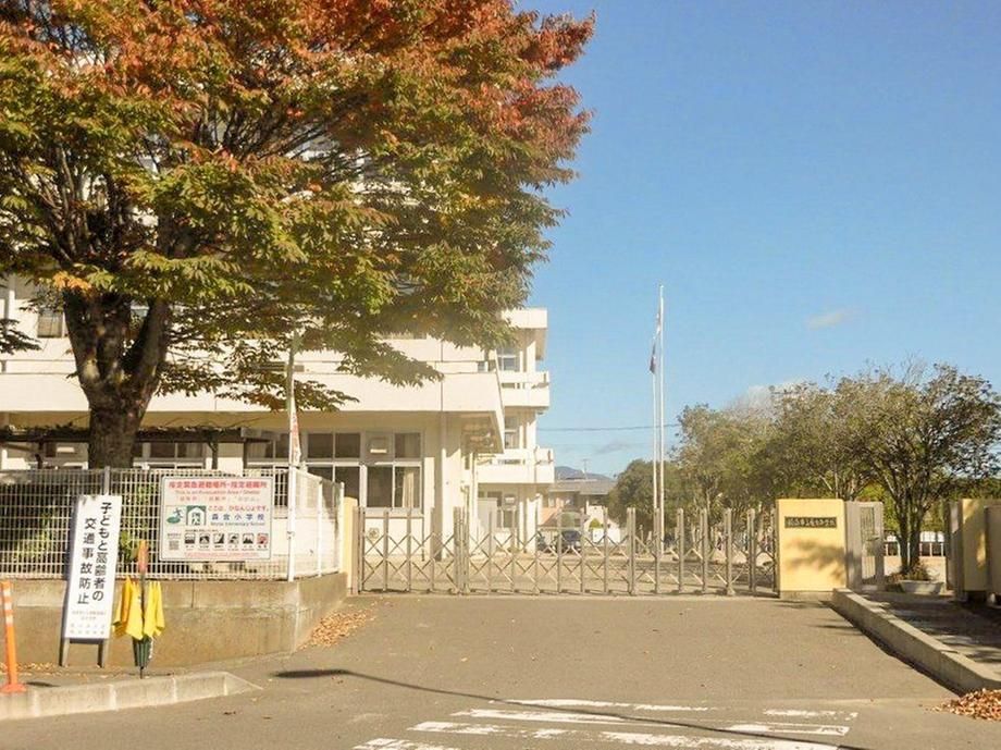 5LDK Apartment for Sale in Fukushima City with Panoramic Views - Thumbnail 4