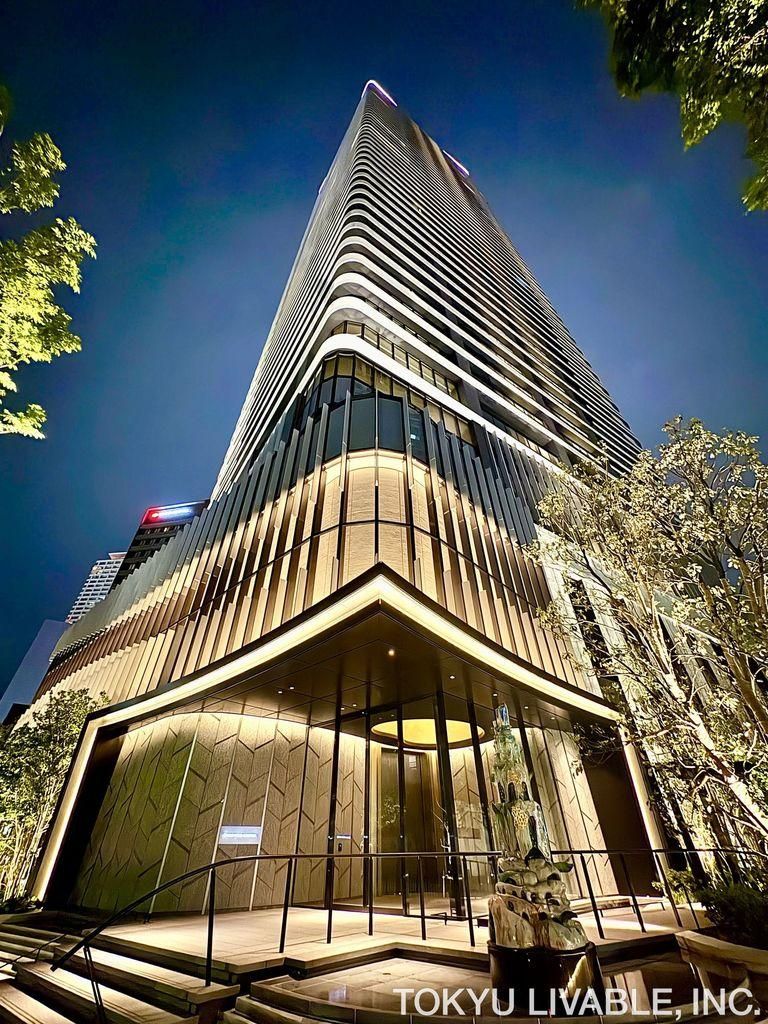 New 3LDK Apartment at 37F in Fukushima, Osaka - 76m2 - Thumbnail 2