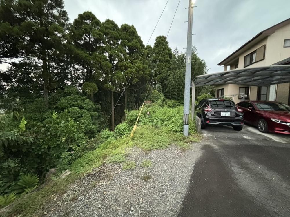 Spacious 5LDK House on Corner Lot in Tsukimigaoka, Miyazaki - Thumbnail 3