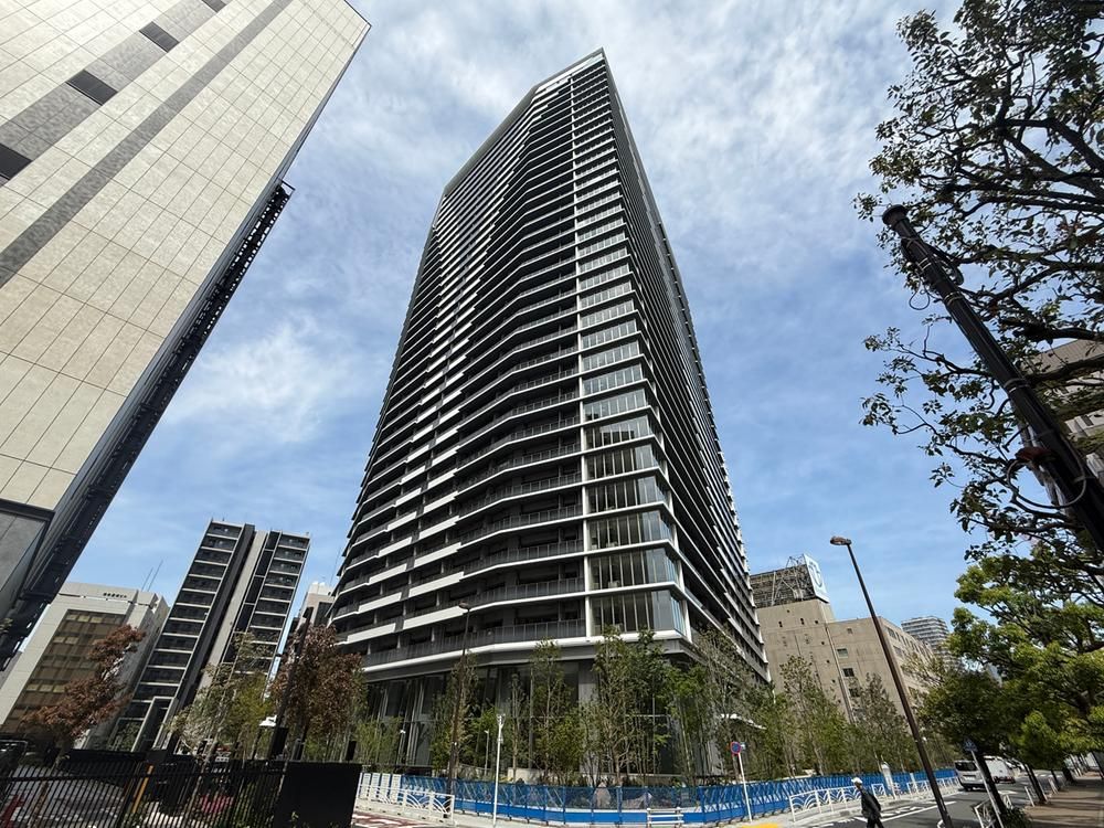 LIVIO TOWER SHINAGAWA 3LDK 130m² Penthouse in Minato - Thumbnail 2
