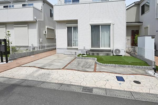 4LDK Detached House for Sale in Funabashi, Chiba - 132.3 sqm Land - Thumbnail 2