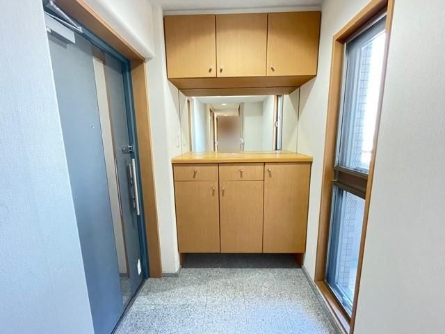 4LDK Apartment for Sale in Tokushima City with Mountain Views - Thumbnail 4