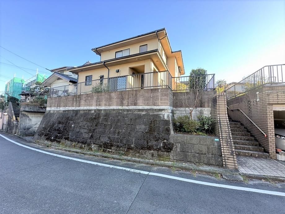 4LDK+S House for Sale in Hachioji, Tokyo with Large Garden - Thumbnail 2