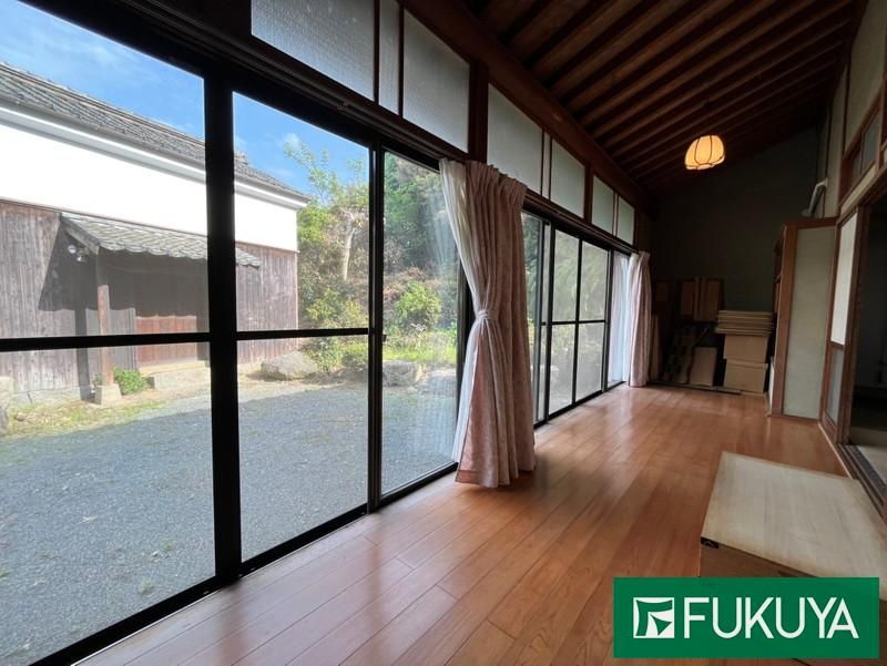 Spacious 8DK House with Large Garden in Fukuoka City - Thumbnail 3