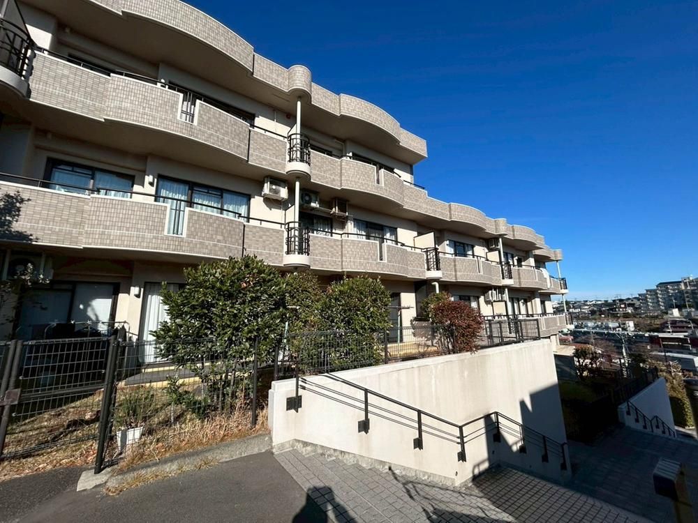 Renovated 3LDK Pet-Friendly Apartment in Sendai Aoba Ward - Thumbnail 2
