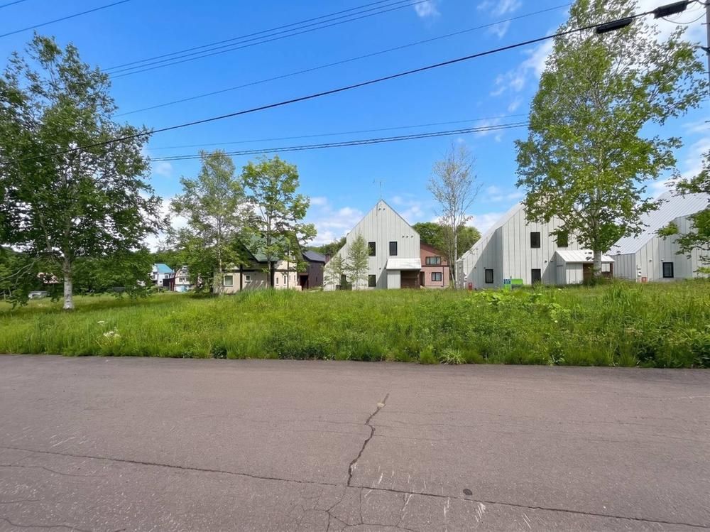 208m2 Vacant Land for Sale in Niseko, Hokkaido - Thumbnail 4