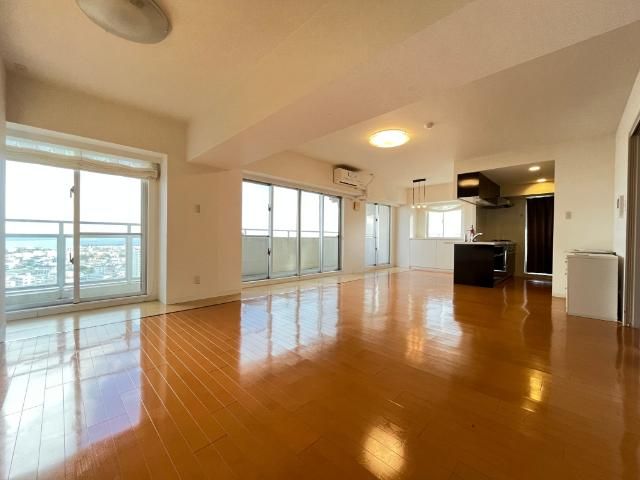 2LDK Apartment for Sale in Okinawa City, Okinawa Prefecture - Thumbnail 2