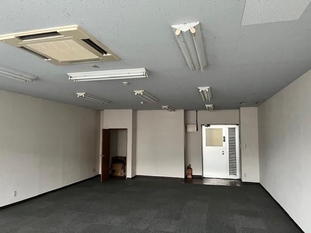 1.9 Million Yen Commercial-Use Apartment Near Suzaka Station, Nagano - Thumbnail 3