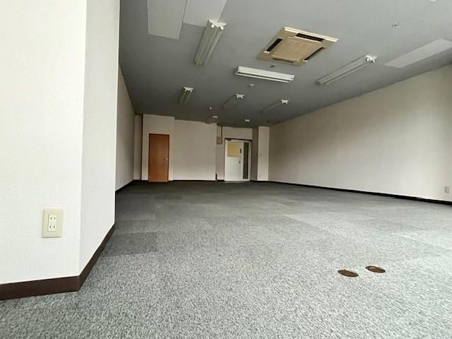 1.9 Million Yen Commercial-Use Apartment Near Suzaka Station, Nagano - Thumbnail 4