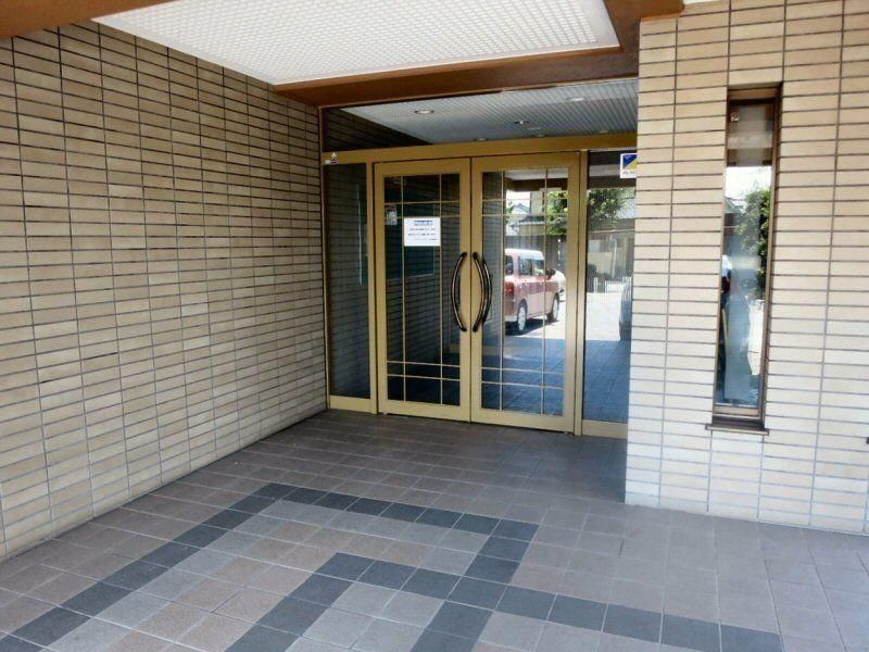 Dia Palace Kumanodai 3LDK Apartment for Sale in Matsuyama - Thumbnail 2