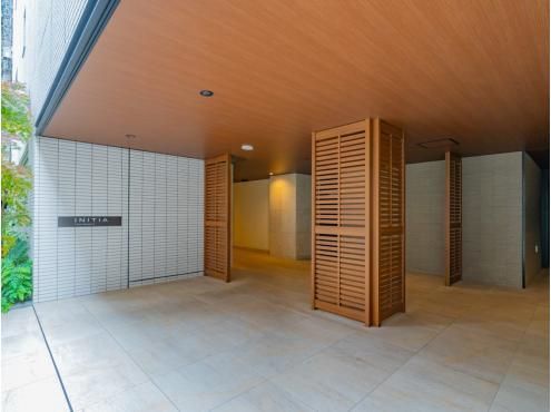 Inicia Tsukiji Residence 2LDK Apartment for Sale in Chuo, Tokyo - Thumbnail 3