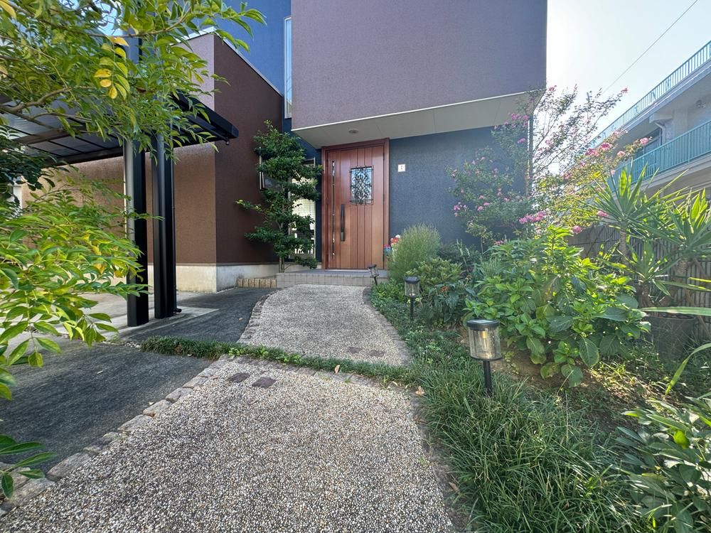 5LDK Renovated House in Tama City with 85 Tsubo Land - Thumbnail 2