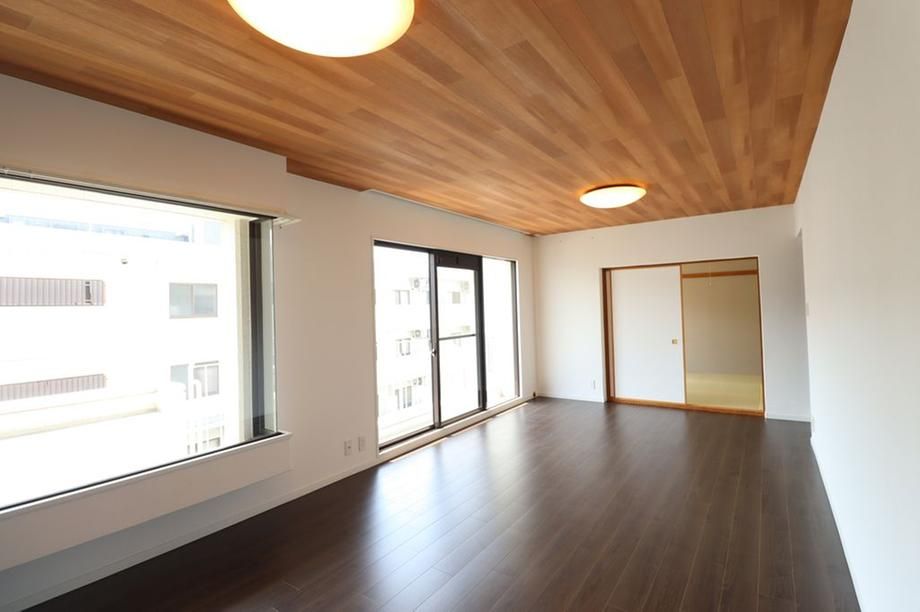 Renovated 3LDK Apartment for Sale in Chigasaki, Kanagawa - Thumbnail 2