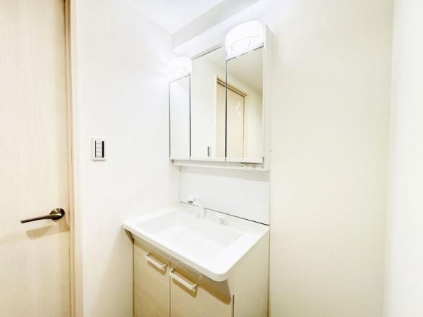 3LDK Renovated Apartment in Kasugai, Aichi - Thumbnail 4
