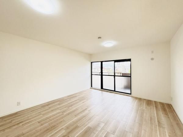 3LDK Renovated Apartment in Kasugai, Aichi - Thumbnail 2