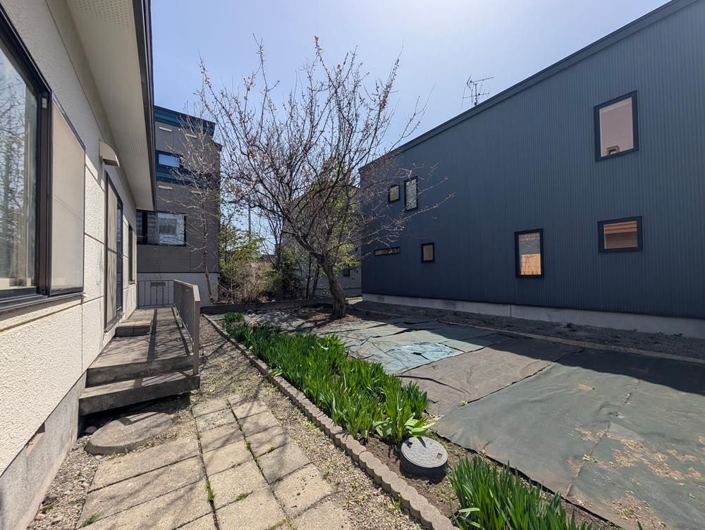 5LDK Renovation Material House in Higashi-Naeho, Sapporo - Thumbnail 2