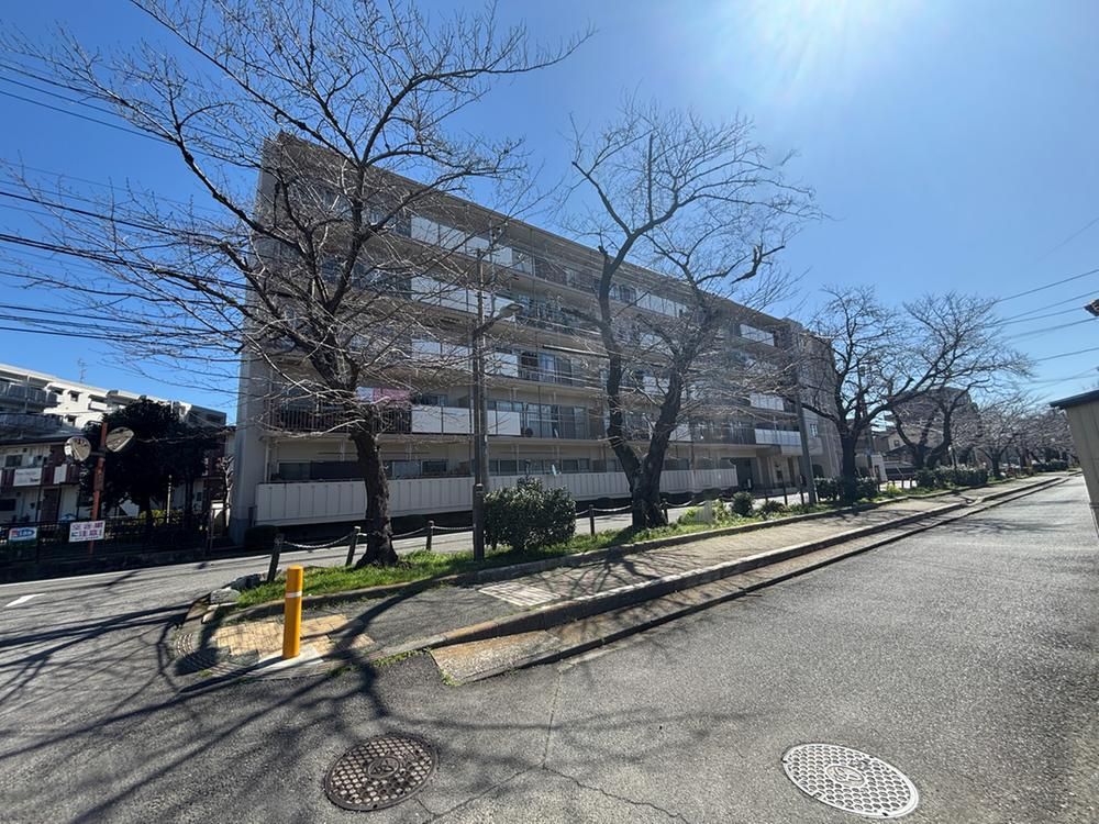 3LDK Renovated Apartment for Sale in Atsugi, Kanagawa - Thumbnail 2