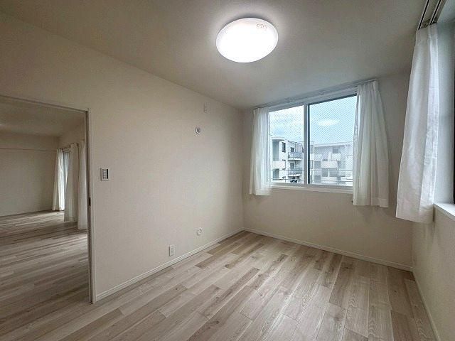 Renovated 3LDK Apartment for Sale in Hakata Ward, Fukuoka - Thumbnail 4