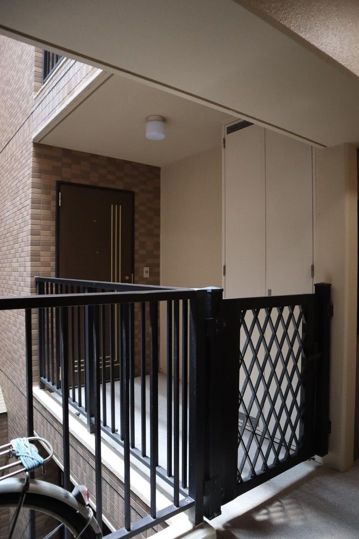Renovated 2LDK Apartment in Kawasaki, Kanagawa - Thumbnail 2