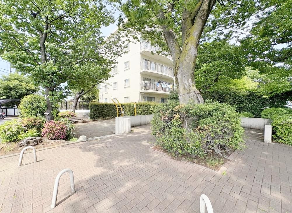 4LDK Renovated Apartment in Saitama City for Sale - Thumbnail 2