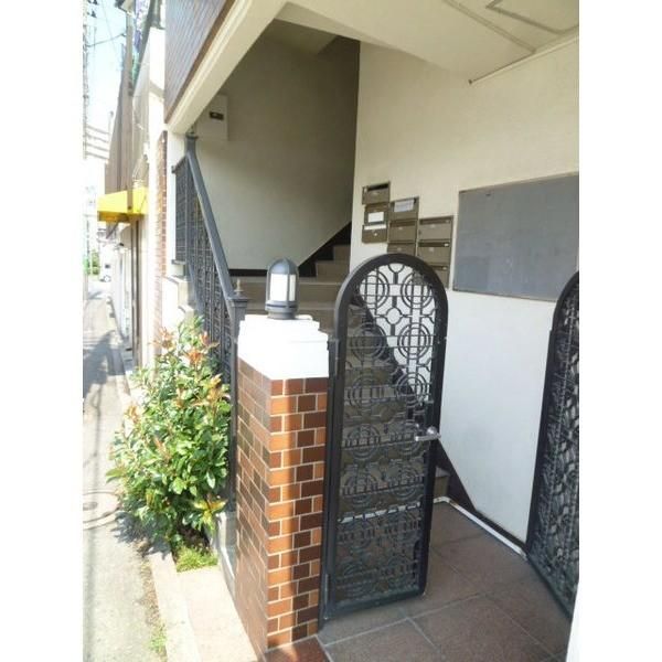 2DK Apartment for Sale in Minami-ku, Yokohama - 50.25m2 - Thumbnail 4