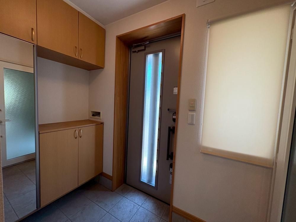 5LDK House in Ebetsu, Hokkaido with Large Garden and Home Elevator - Thumbnail 4