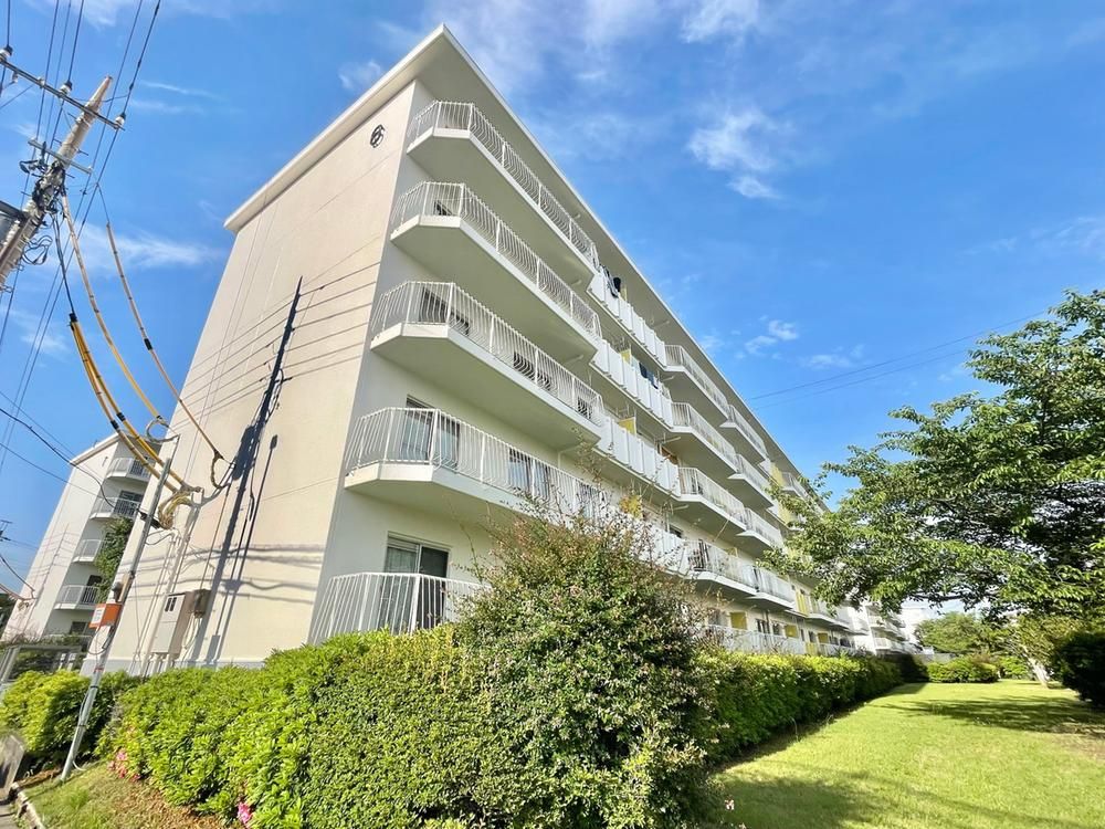 3LDK Apartment for Sale in Ebina, Kanagawa Near Atsugi Station - Thumbnail 2