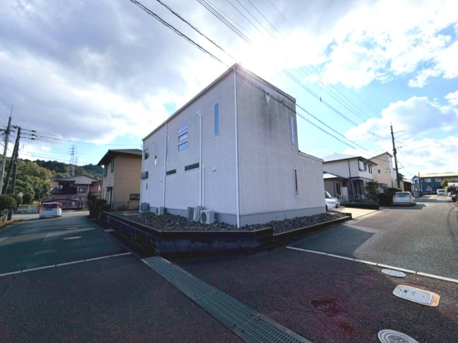 Spacious 1LDK Corner House in Takeo, Saga with Solar Power - Thumbnail 2