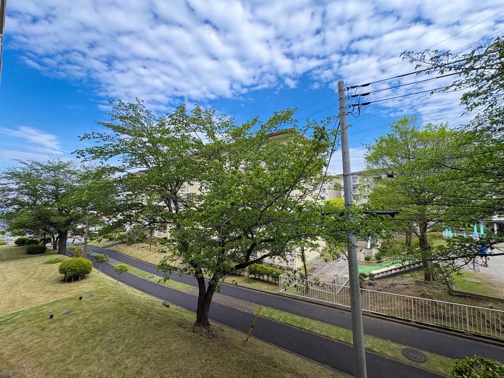 3LDK Apartment for Sale in Konandai, Yokohama - Thumbnail 2