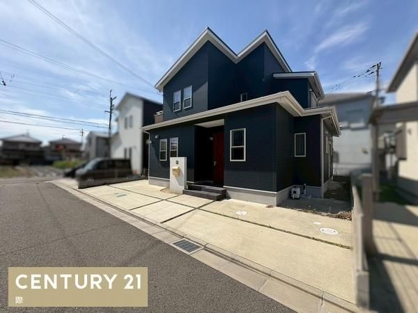 4LDK Modern House for Sale in Wakayama City - Thumbnail 2
