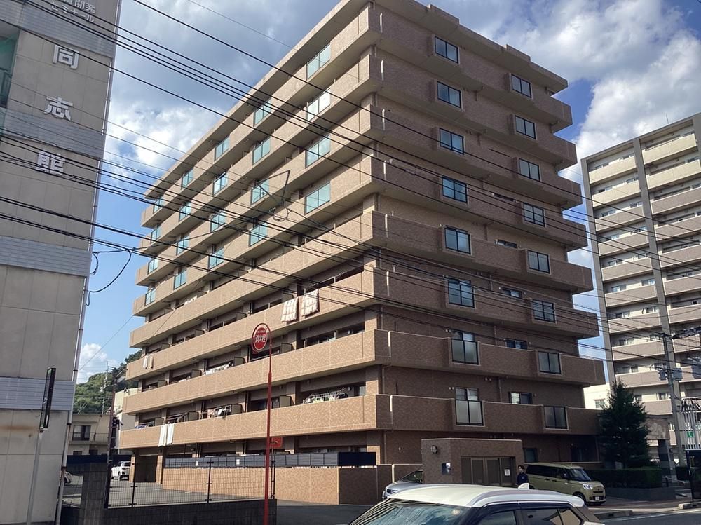 Top Floor 2LDK Apartment for Sale Near Nobeoka Station - Thumbnail 3