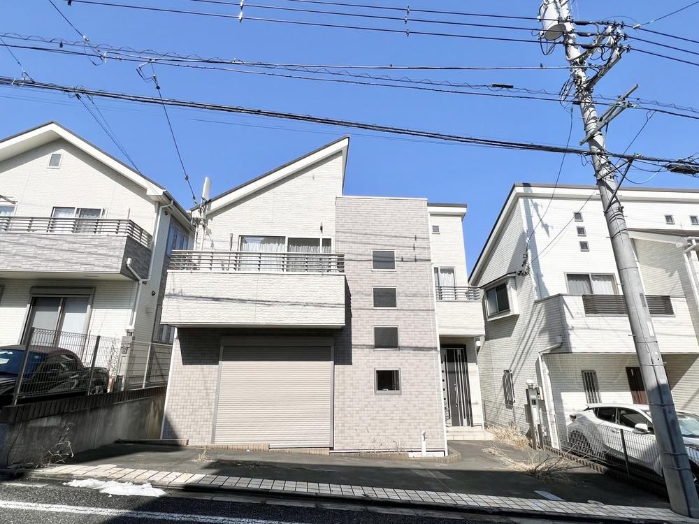 Renovated 3LDK Designer House in Hachioji, Tokyo - Thumbnail 2
