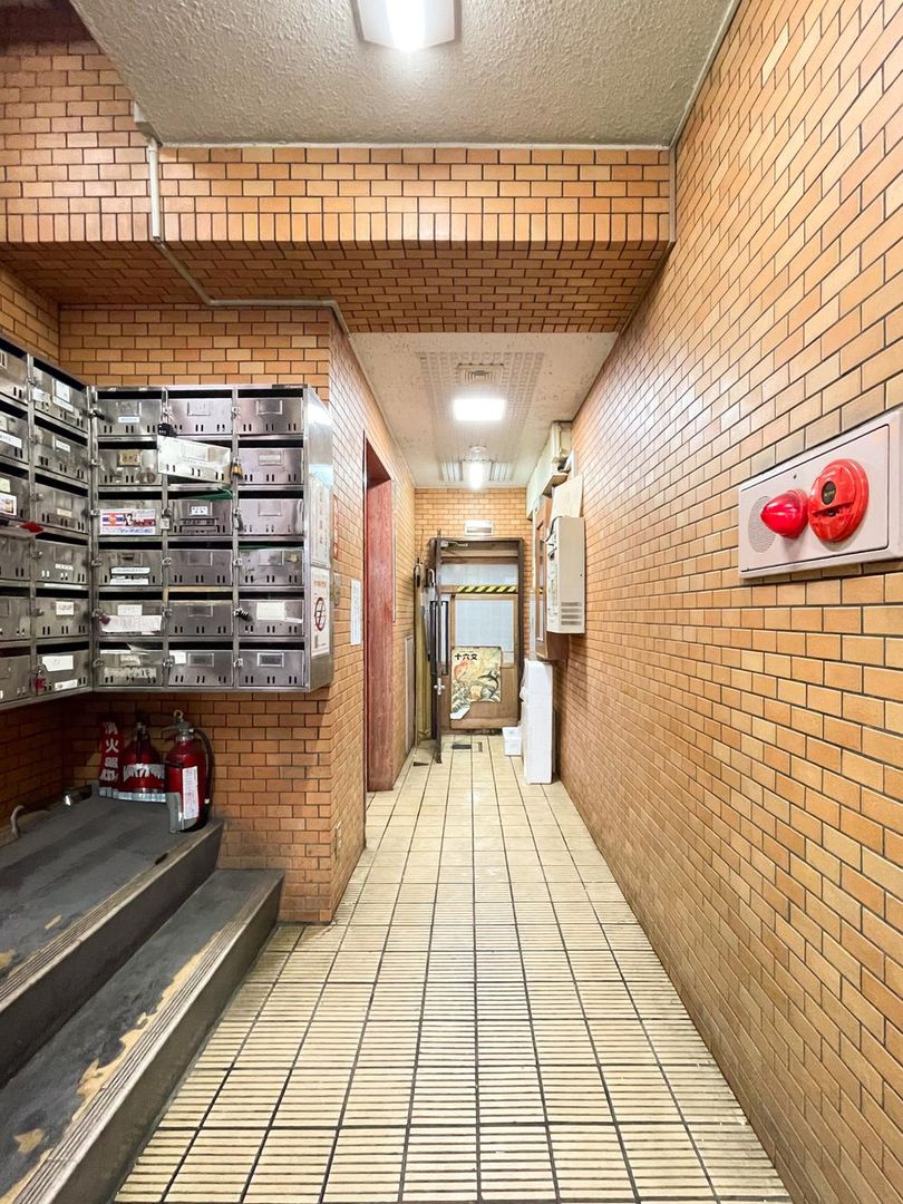 Spacious 2LDK Apartment for Sale near Kinshicho Station, Sumida - Thumbnail 3
