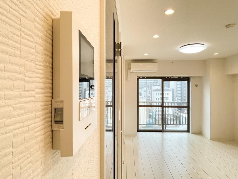 Spacious 2LDK Apartment for Sale near Kinshicho Station, Sumida - Thumbnail 4