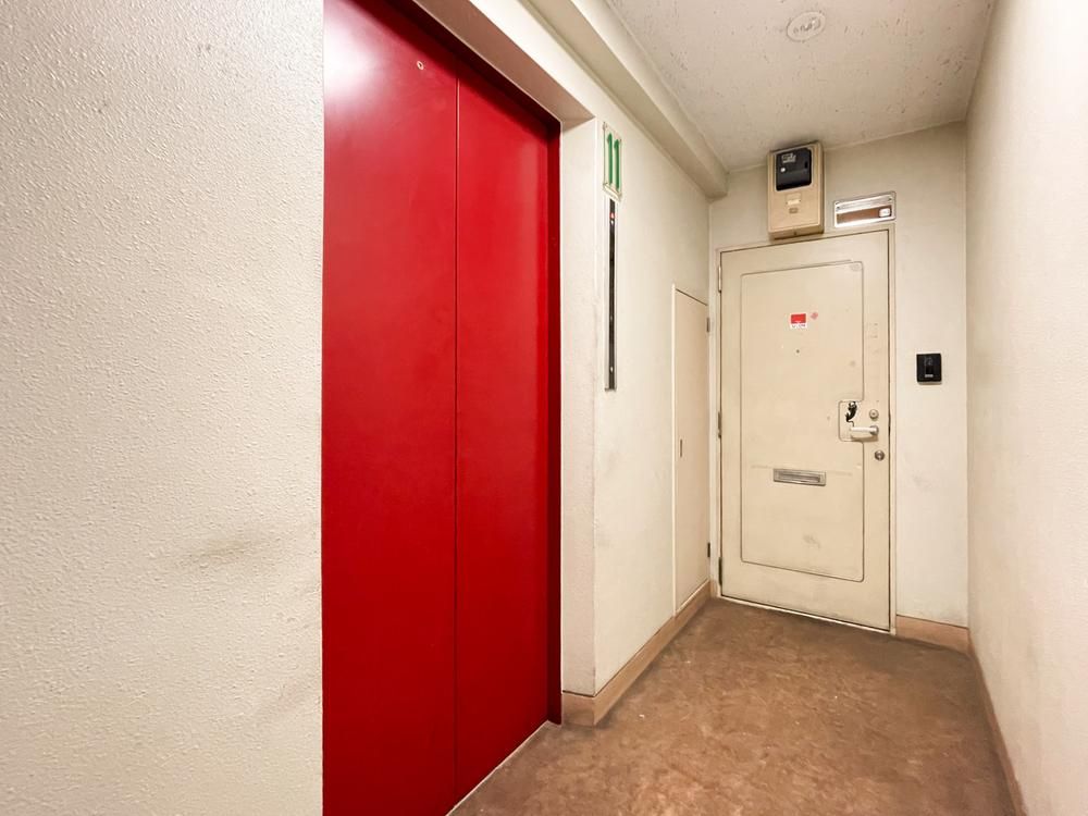 Spacious 2LDK Apartment for Sale near Kinshicho Station, Sumida - Thumbnail 2
