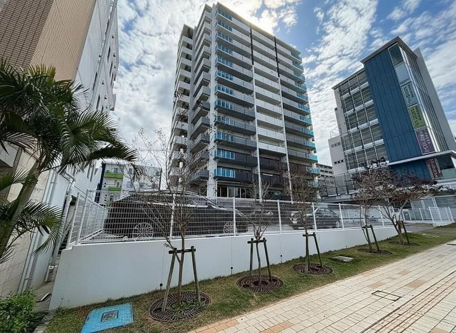 2LDK Apartment for Sale in Ginowan, Okinawa - 43m2 - Thumbnail 3